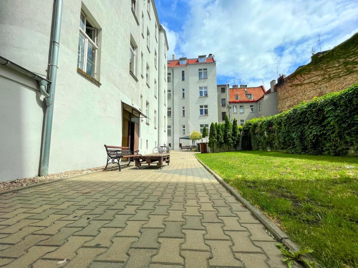 Attic Studio Jezyce Poznań Exteriör bild